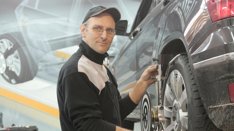 How to Build Customer Loyalty in the Auto Service Industry