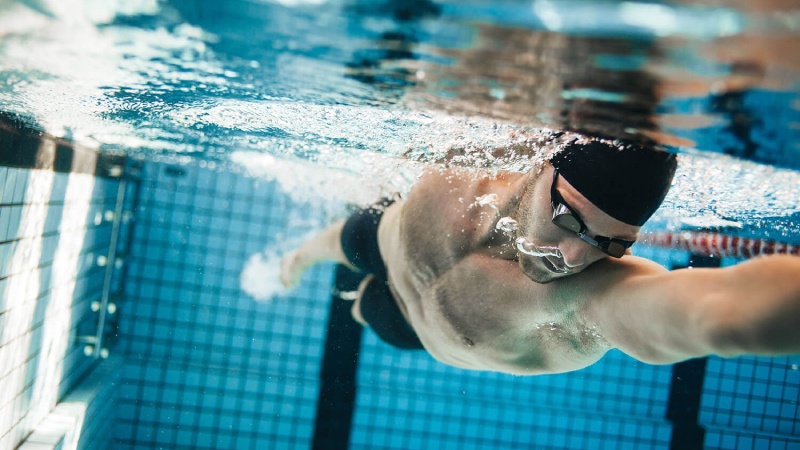 Breaking Waves: How Florida Swim Center is Revolutionizing Adult Swimming Training