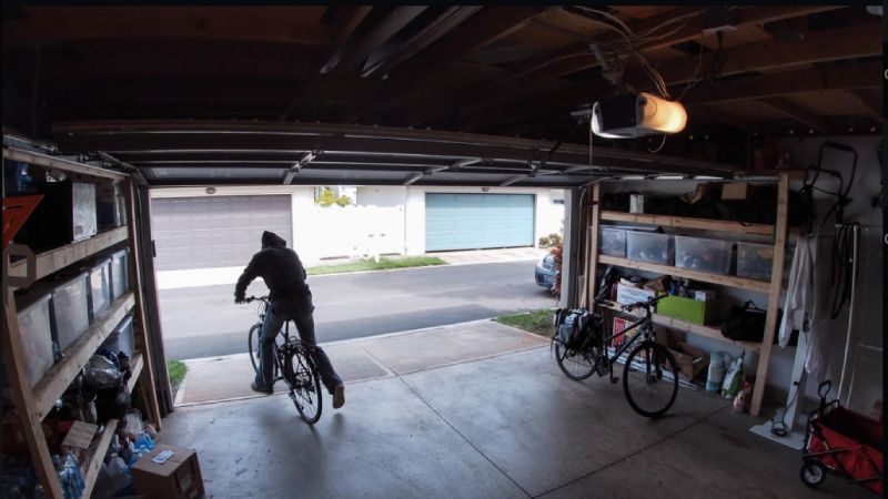 Thieves Now Using Handheld Technology To Break Into Garage Doors